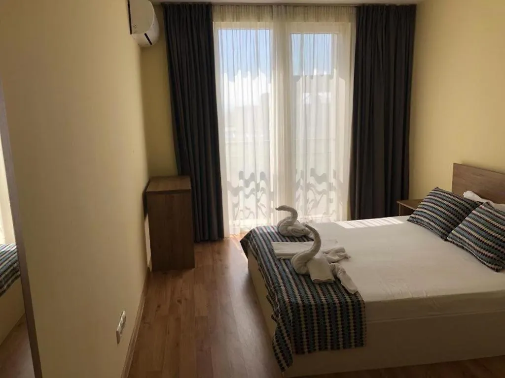 Apartment Lazur, Flora Beach Resort Pomorie 0*,